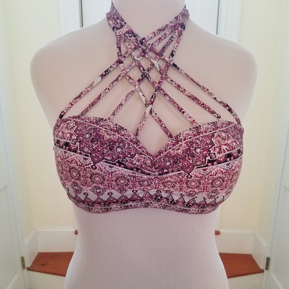 Ambrielle crisscross bathing suit top padded D 30"